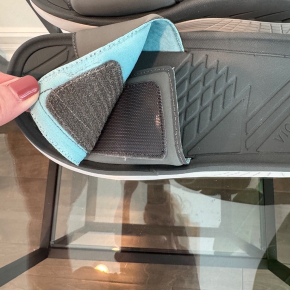 VIONIC Women’s Rejuvenate Recovery adjustable slide sandals, Gray Size 7 - Picture 9 of 10